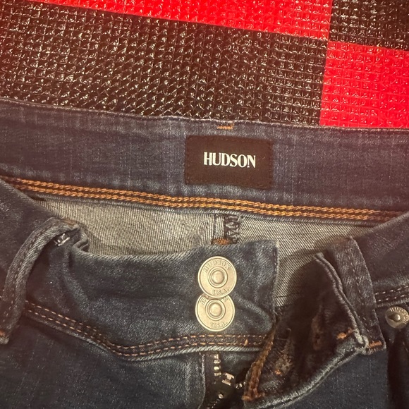 Hudson Collin skinny jeans size 28
Inseam 28” - Picture 6 of 9